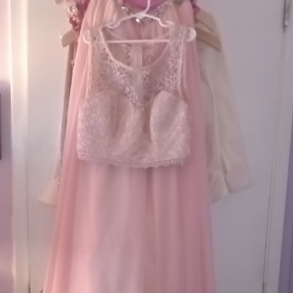 Elegant Pink Lace Dress